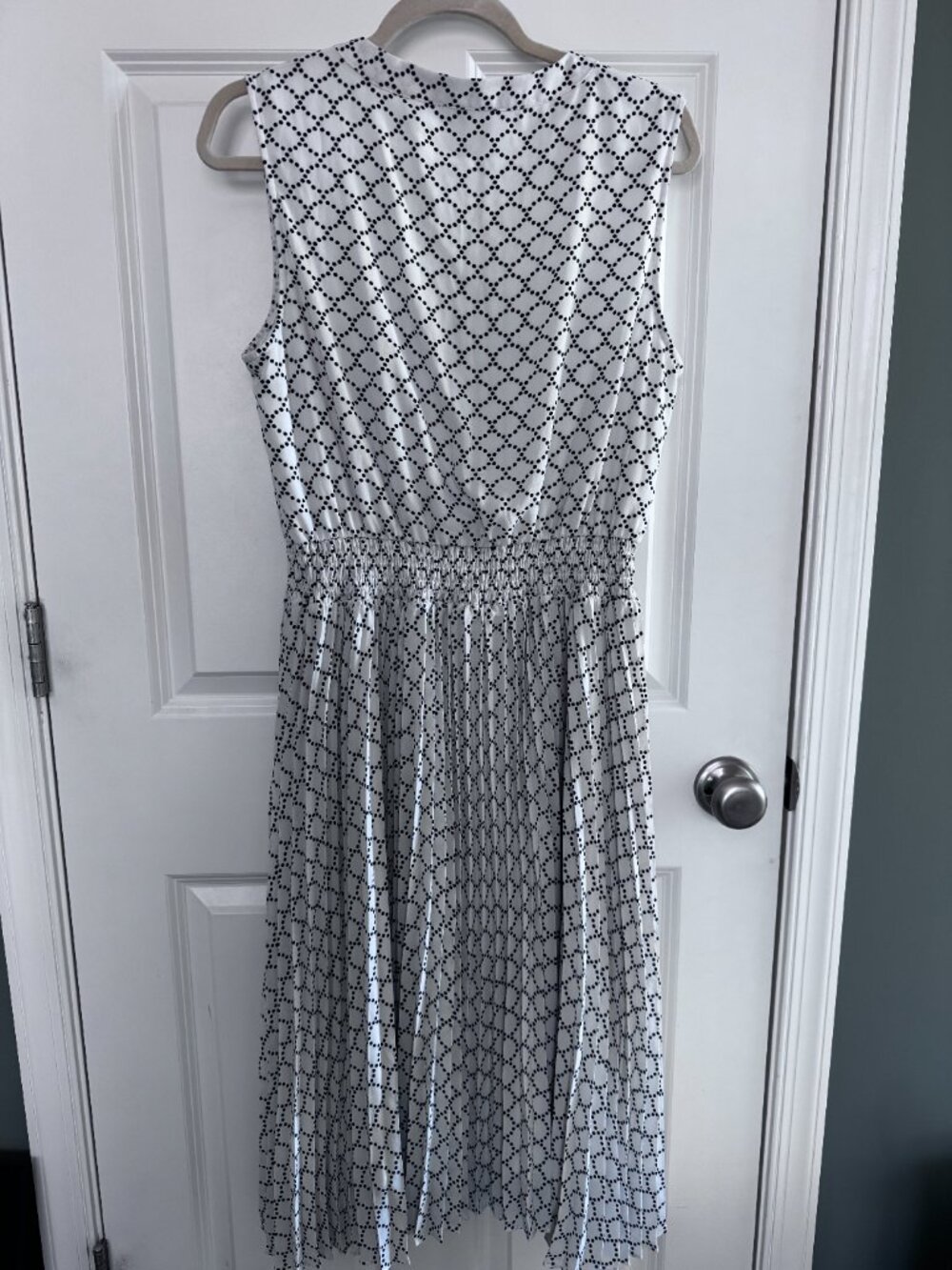 Tahari Black & White Printed Midi Dress – Size Large – NWOT - Picture 2 of 3